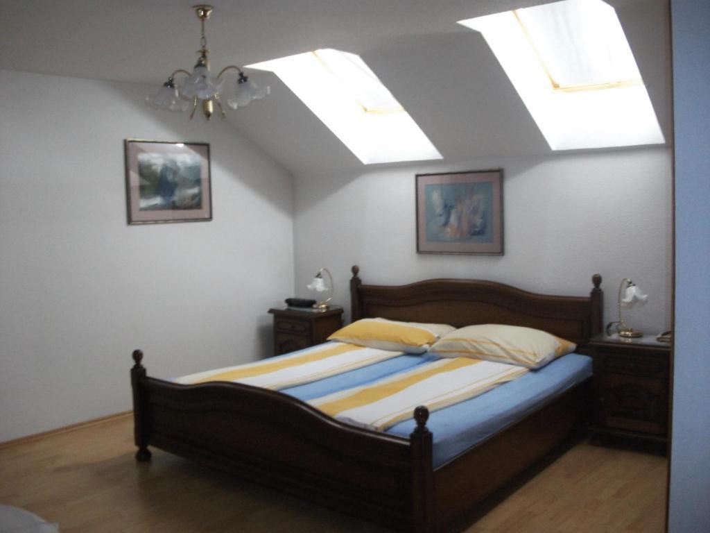 Ria Panzio Bed & Breakfast Strigoniu Exterior foto